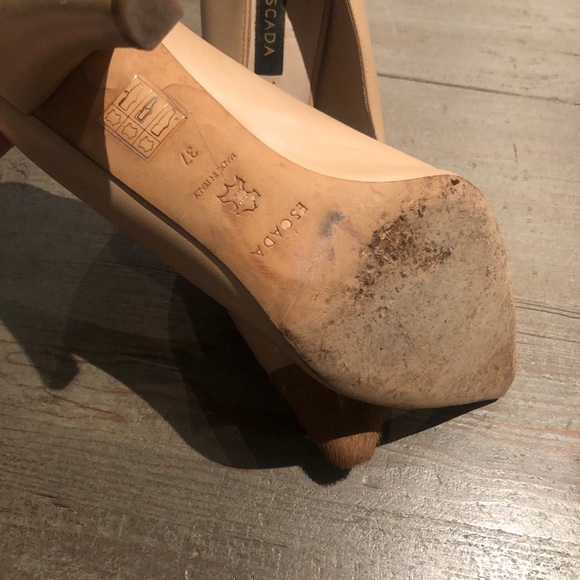 Escada Beige Heels - Picture 4 of 10